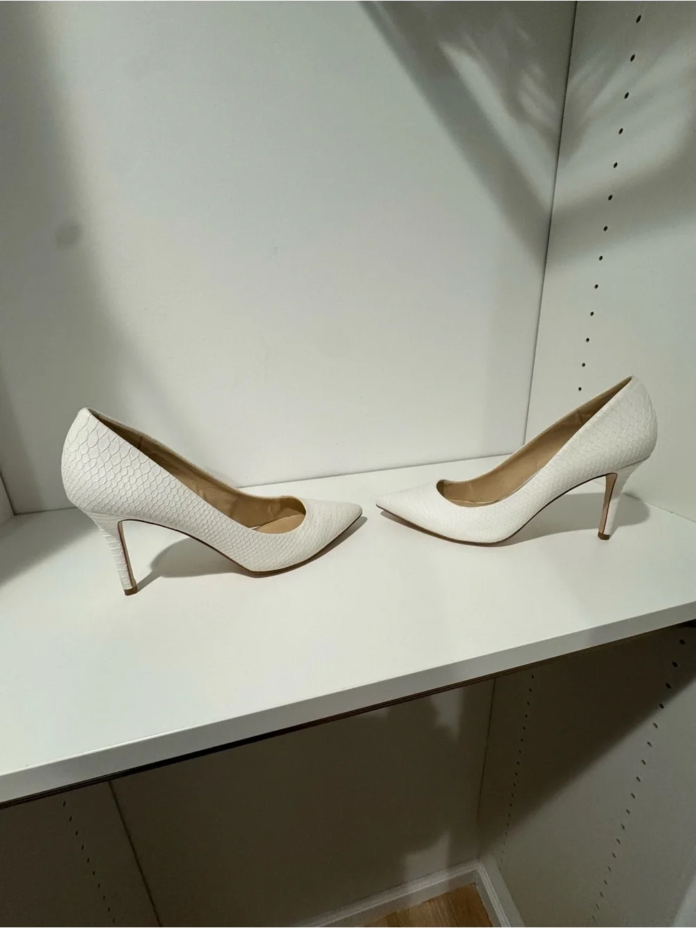 Jessica Simpson White Textured Pointed-Toe Stiletto Pumps